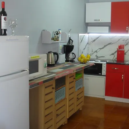 度假居 莉娜度假屋 *